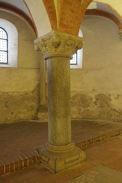 Säule Krypta