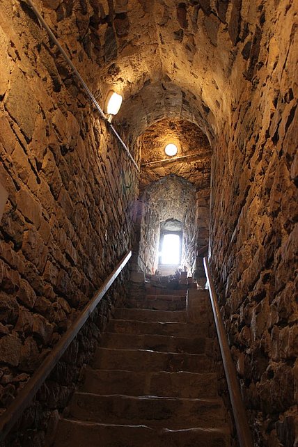 Burg-Pfarrkirche Unserer Lieben Frauen-Oberkirche-Treppe Turm vom EG
