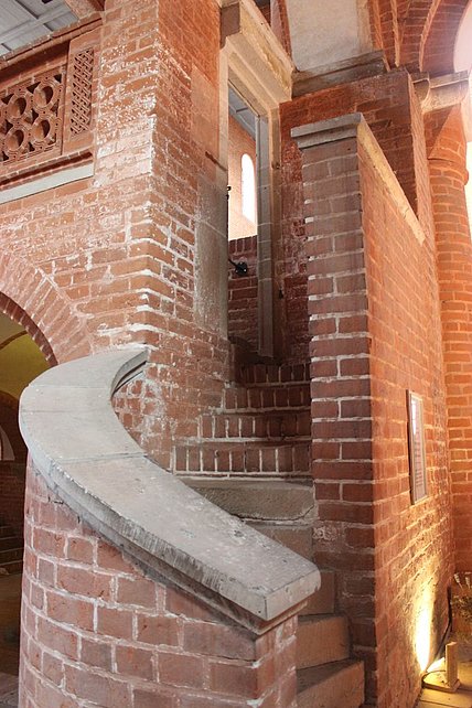 Treppe zum Hohen Chor