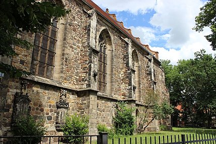 Burg-Pfarrkirche Unserer Lieben Frauen-Oberkirche-südl. Seitenschiff außen