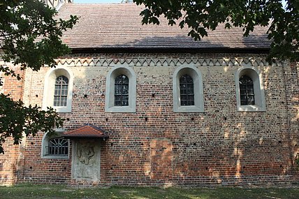 Wust - Langhaus Südseite Wust - Langhaus Südseite