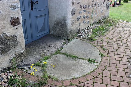 Westportal Schwelle
