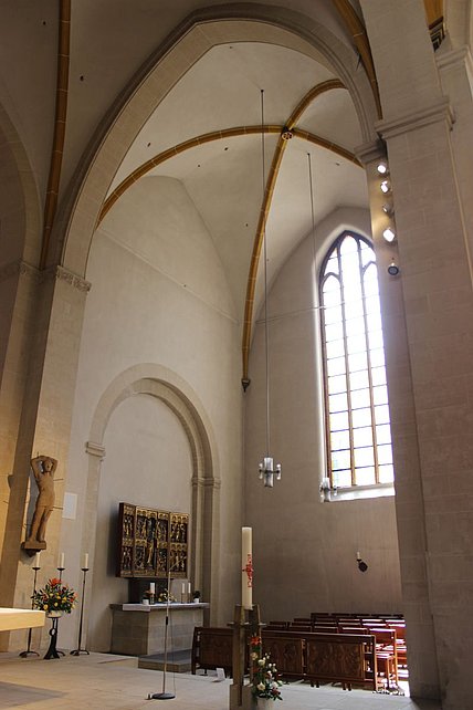 Chorseitenschiff- Rundbogen