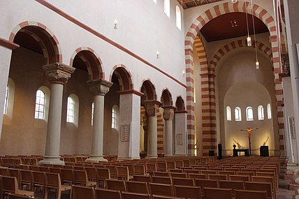 St. Michaelis-Säulen Langhaus