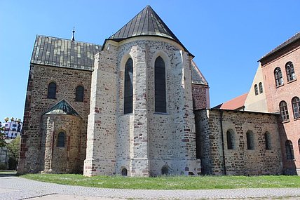 Apsis - außen Apsis - außen
