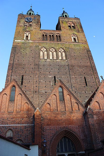 Seehausen-Altmark - Turm mit Vorhalle