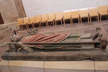 St. Michaelis-Grabplatte Bernward