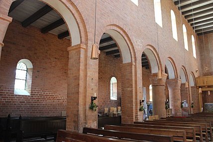 Sandau - Stützen zum südlichen Seitenschiff Sandau - Stützen zum südlichen Seitenschiff